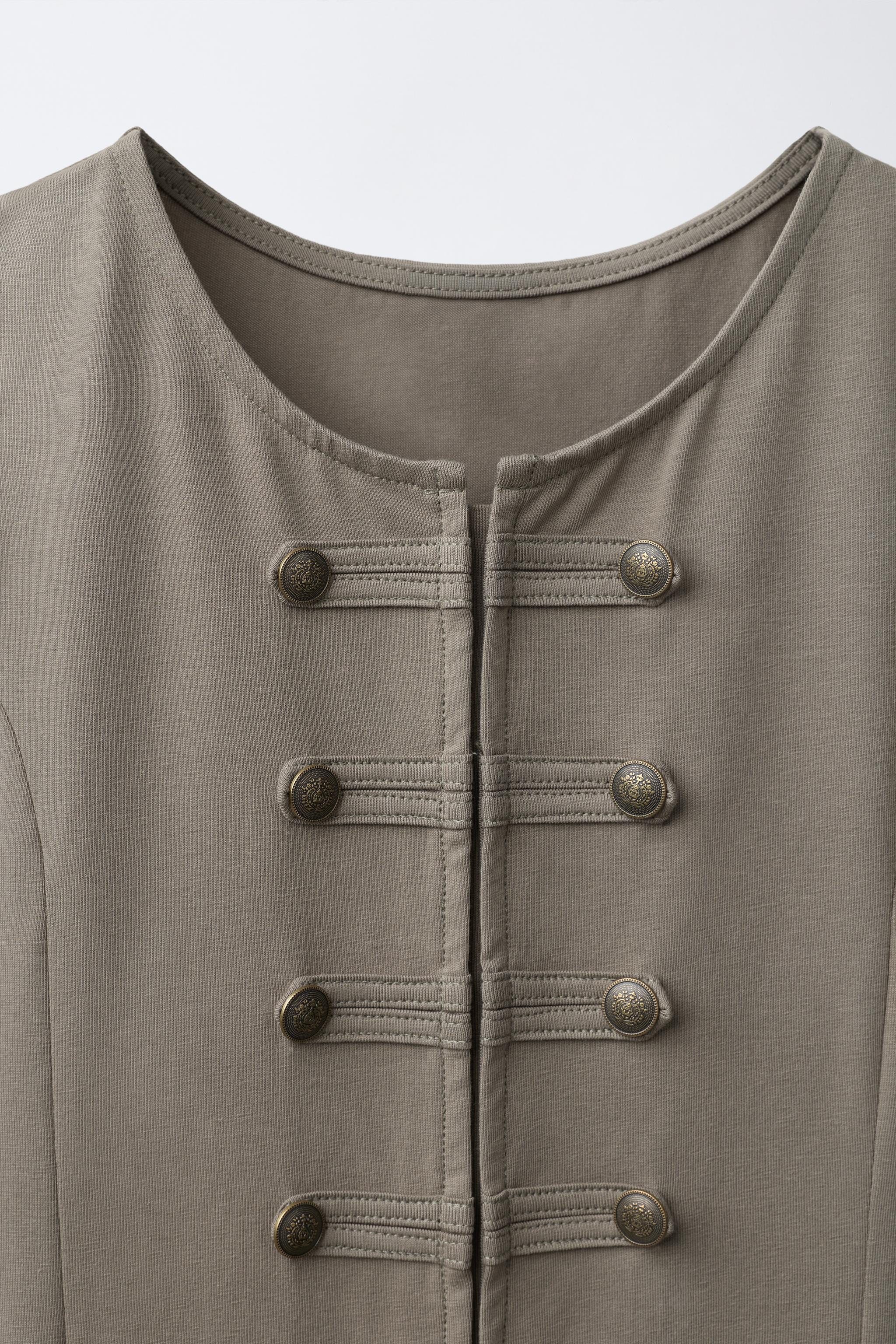 RUFFLED FROG FASTENING DRESS